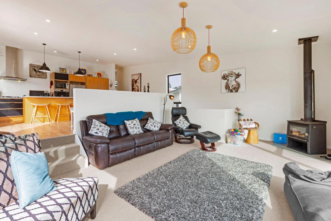 R And R At Robertson - Raglan Holiday Home 외부 사진