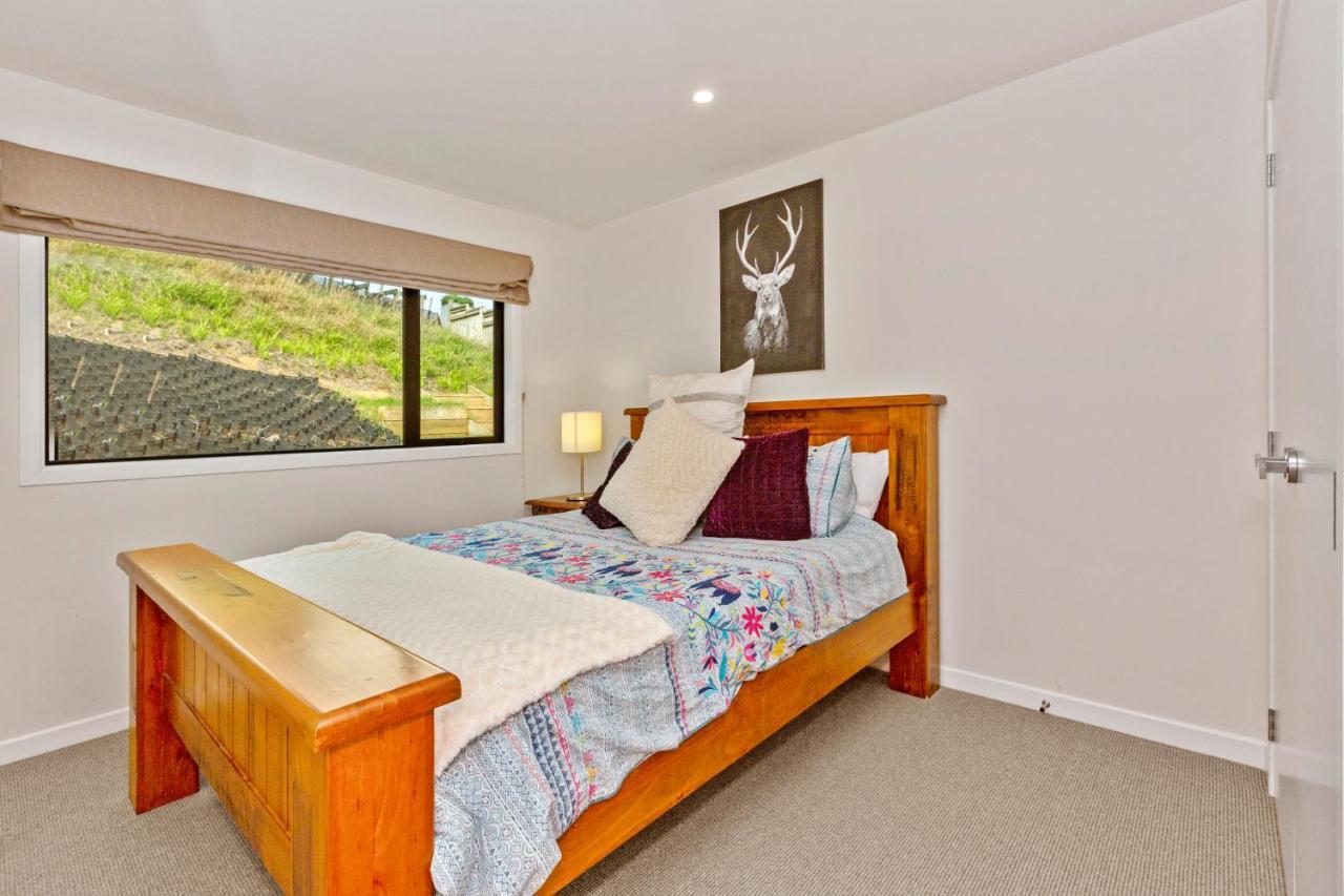R And R At Robertson - Raglan Holiday Home 외부 사진