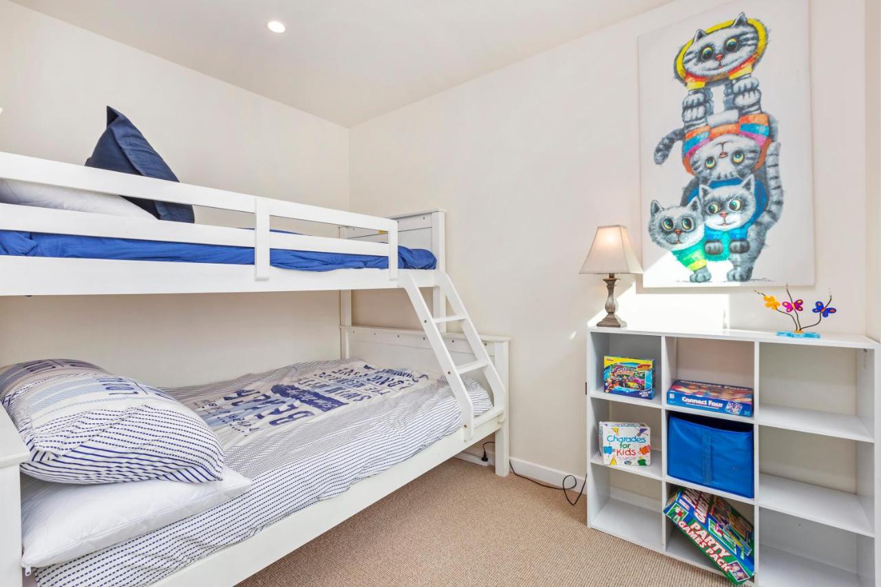 R And R At Robertson - Raglan Holiday Home 외부 사진
